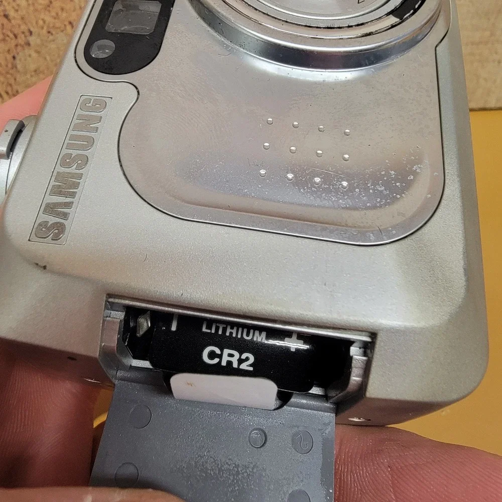Samsung Maxima Zoom 105Ti Quartz Date 35mm Film Camera Silver 38-105mm SHD Lens